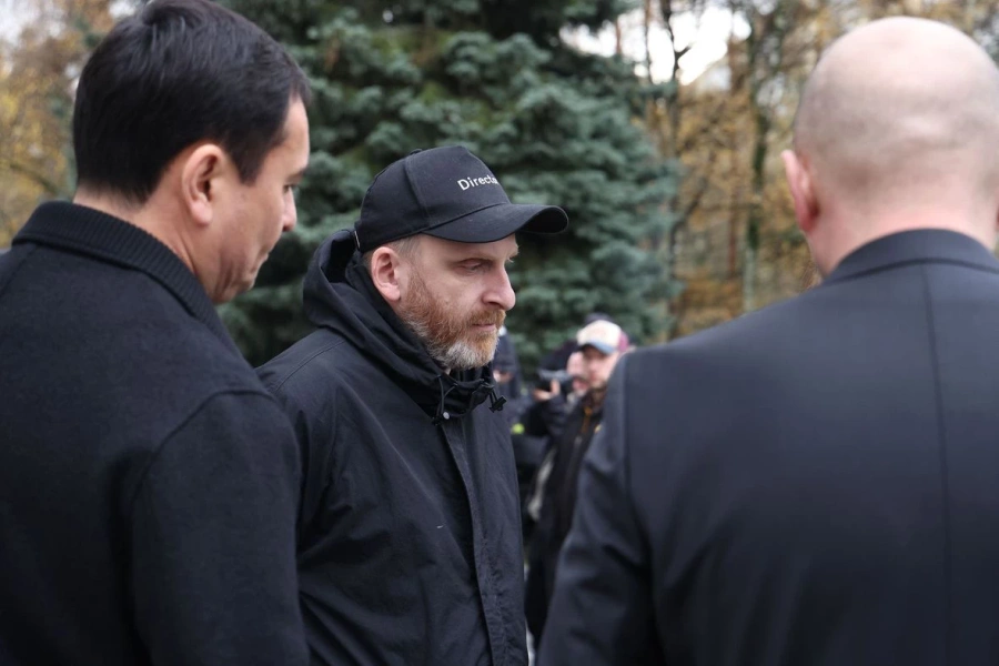 Сергей Бурунов, Гарик Харламов и Ирина Темичева простились с Романом Поповым