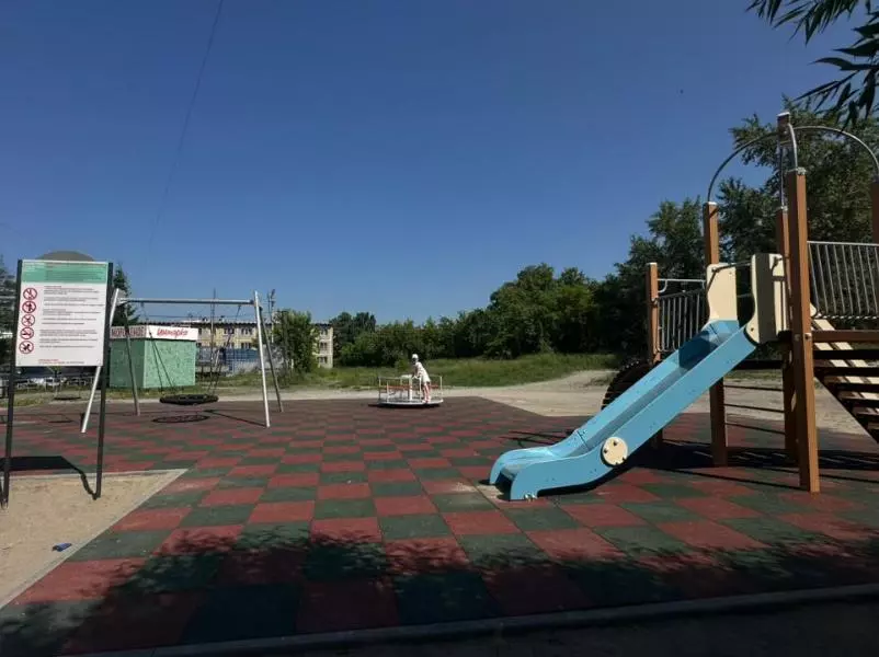Четыре детских площадки будет оборудовано этим летом в Советском районе Новосибирска в рамках проекта «Территория детства» – на ОбьГЭСе, Шлюзе, в верхней и нижней зонах Академгородка.