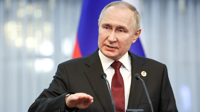Путин: российский бюджет ничего не потеряет из-за потолка цен на нефть