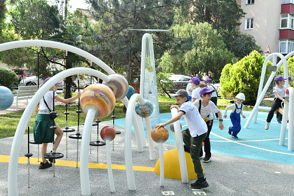 В День защиты детей в Сочи открылась первая в стране научная детская площадка 