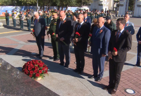 Церемония возложения цветов к памятнику Александра Михайловича Василевского прошла в Хабаровске