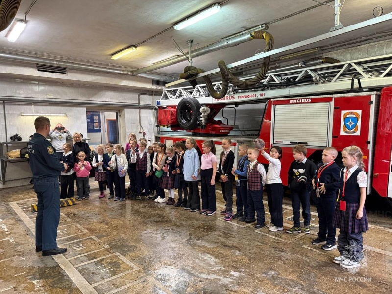 В 50-й пожарно-спасательной части прошел открытый урок безопасности для школьников