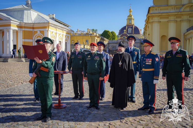 Новгородские первокурсники Военной академии Росгвардии приняли Военную присягу в Санкт-Петербурге