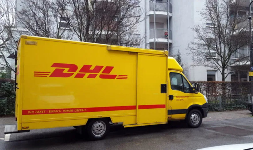 Дчл. Транзит 470 грузовой DHL. Курьер DHL. DHL машины. DHL доставка.