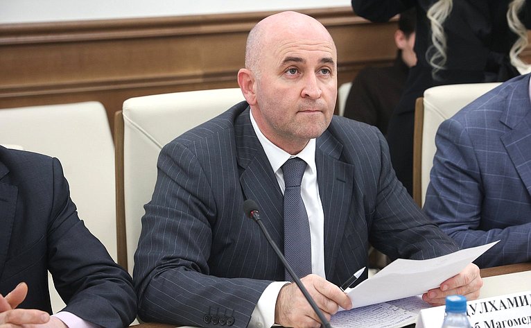 Совещание Комитета Совета Федерации по аграрно-продовольственной политике и природопользованию «О реализации Всероссийской программы «Деревья – памятники живой Природы»»