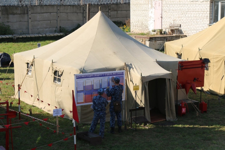 В Чебоксарах сотрудники Росгвардии приняли участие в тактико-специальных учениях УФСИН 