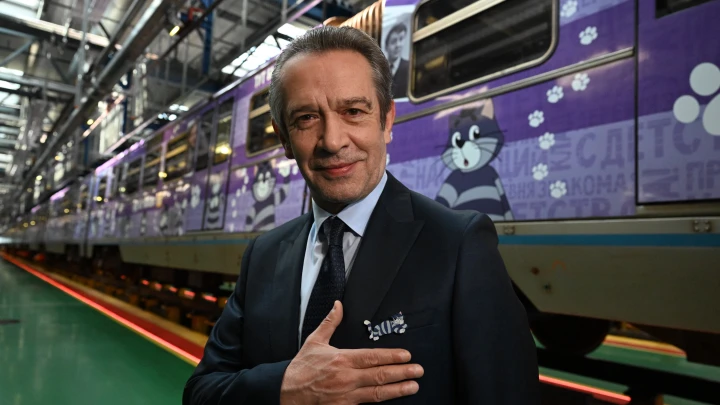 Пошла антирусская речь. У меня была истерика: Кто из звёзд поссорился с родственниками из-за СВО