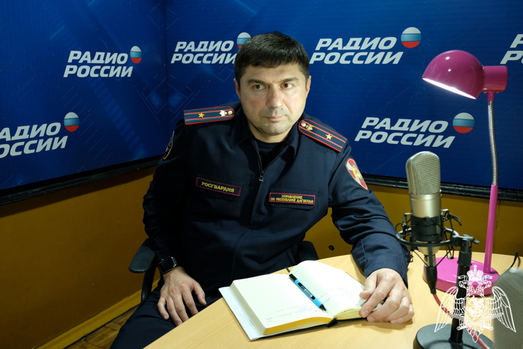 Офицер Росгвардии в эфире дагестанского радио рассказал о работе в сфере оборота гражданского оружия