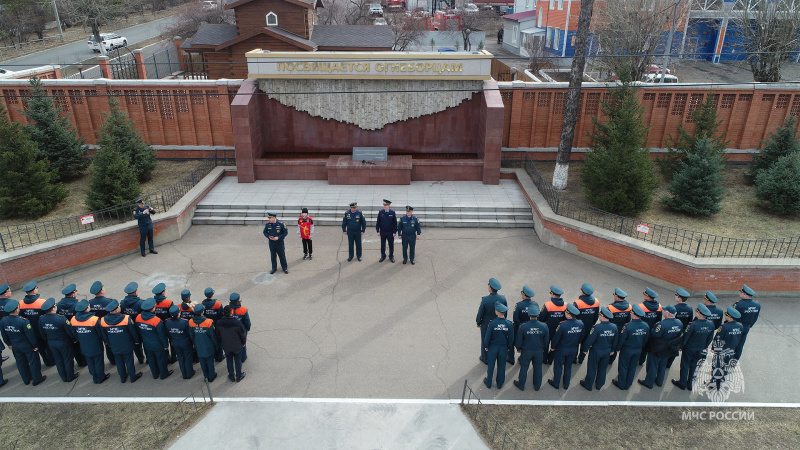 Вскрыть через 10 лет: забайкальские огнеборцы заложили «капсулу времени» с обращением к коллегам 2034 года