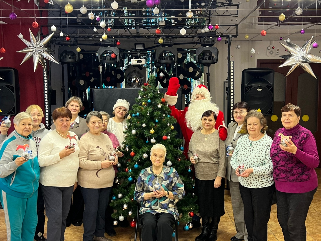 Жители Синявинского ГП смастерили символ 2026 года 