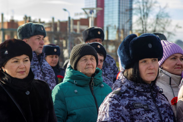 На Южном Урале росгвардейцы приняли участие в памятных мероприятиях, приуроченных ко Дню памяти погибших сотрудников внутренних дел