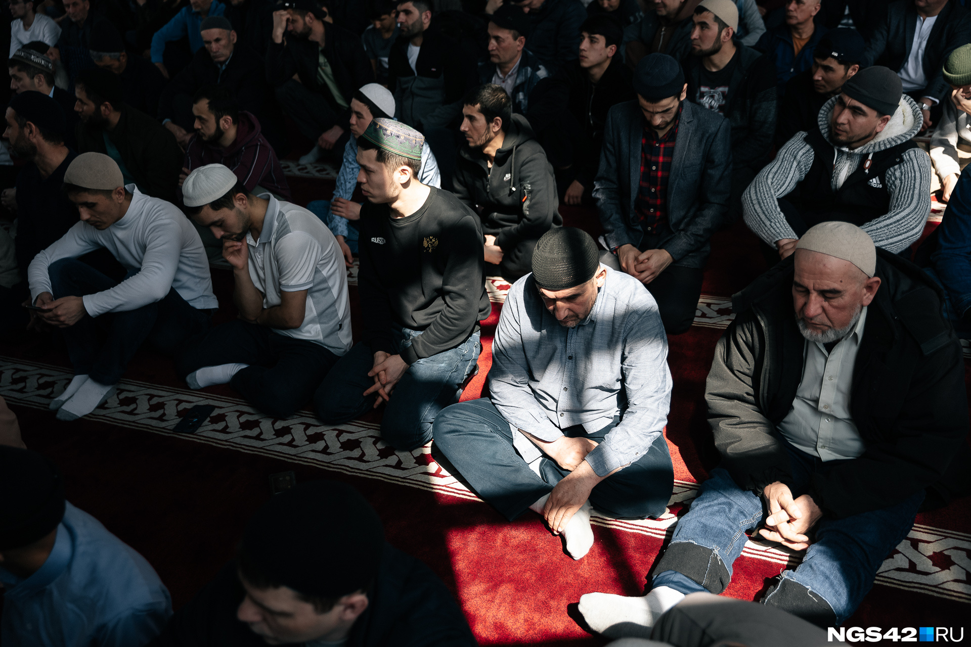 Праздники мусульман в 2021. Ураза-байрам 2020 какого числа. Какого числа начинается ураза в дагестане. Месяц рамадан в 2021 году начало. Праздники мусульман в 2021.