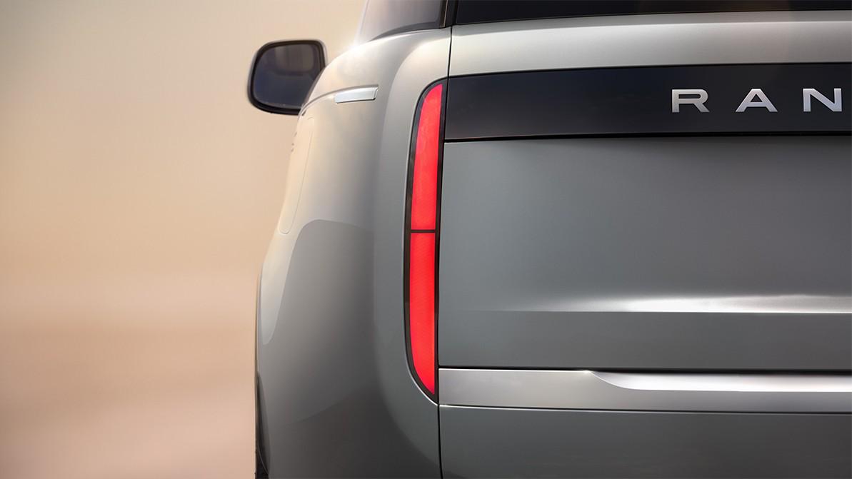 Land Rover покажет два роскошных электрокара уже в 2024 году