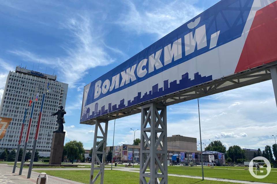 В Волжском столкнулись Nissan и BMW