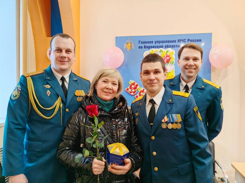 C праздникoм, дoрогие коллеги!