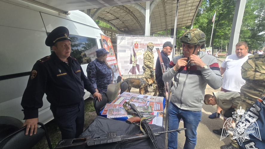 Росгвардейцы поддержали всероссийскую акцию «Своих не бросаем» в Иванове
