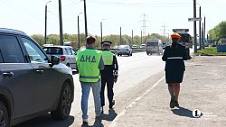 Необычный патруль поздравил челябинских водителей с Днем Победы