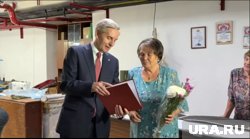 Депутаты вручили Ивановой благодарственное письмо областной Думы