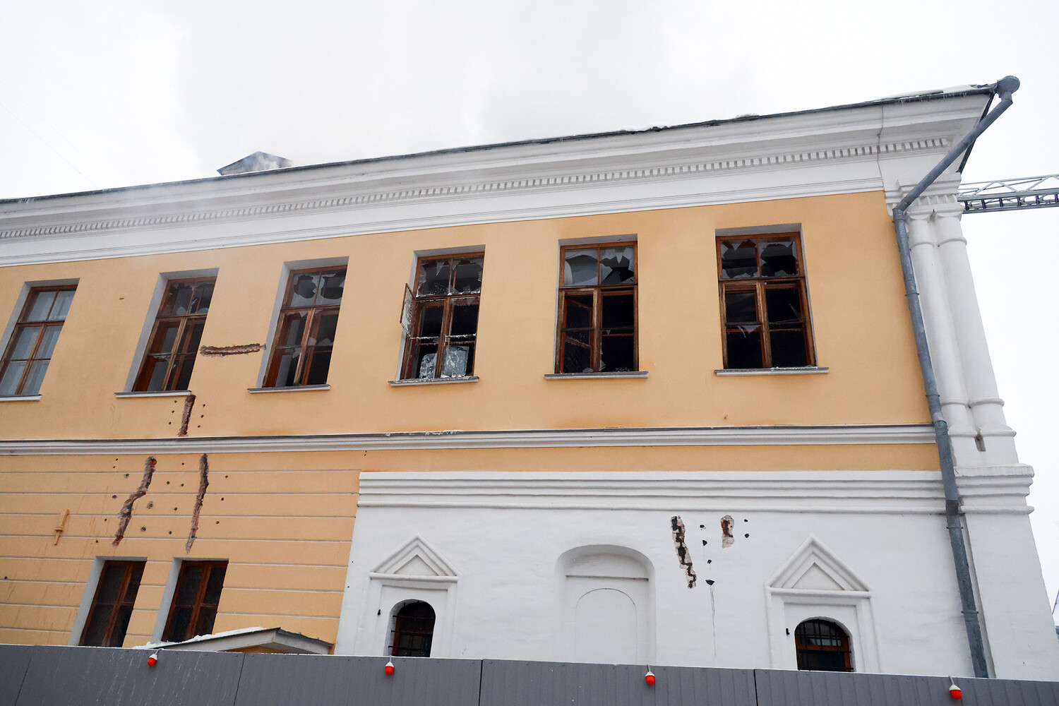 Усадьба лопухиных. Усадьба Лопухиных в Москве в Малом Знаменском переулке. Усадьба Лопухиных в Москве музей Рериха. Усадьба Лопухиных, XVII В (музей Рериха) малый Знаменский пер., 35. Палаты Лопухиных в Знаменском переулке.