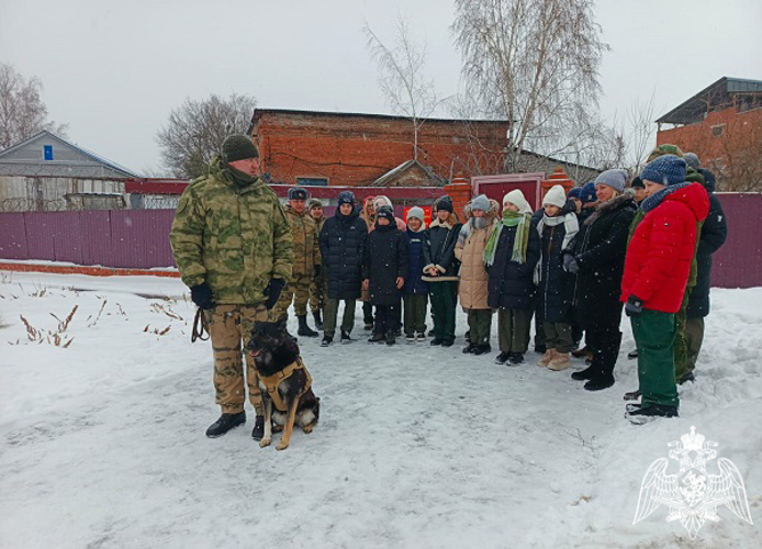 В Курске кинологи Росгвардии провели День открытых дверей 