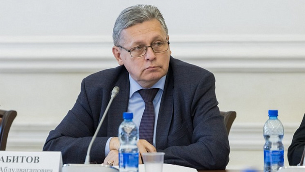 Рифат Сабитов призвал внимательнее пользоваться услугами связи