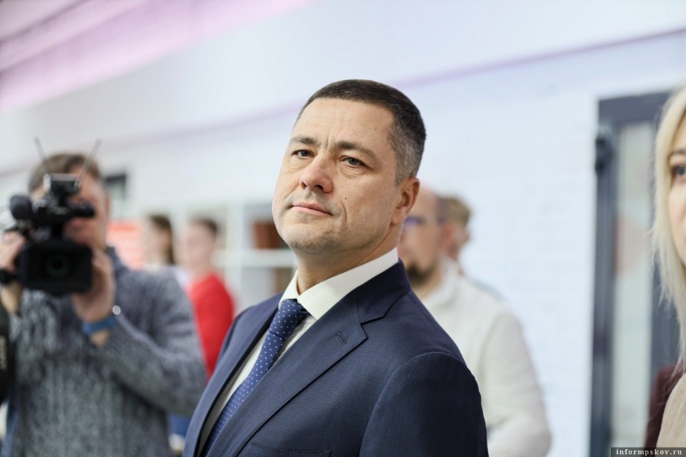 Псковский губернатор поздравил работников музеев с праздником