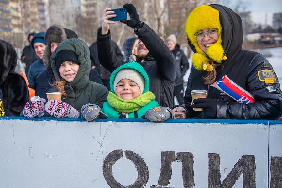 Хоккей текст 2, Хоккейная команда главы Одинцовского округа «Армада» победила в команду «Олимп» со счётом 10:5