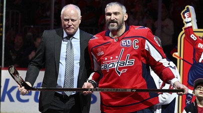 Президент «Вашингтона» по хоккейным операциям Брайан Маклеллан и нападающий Александр Овечкин