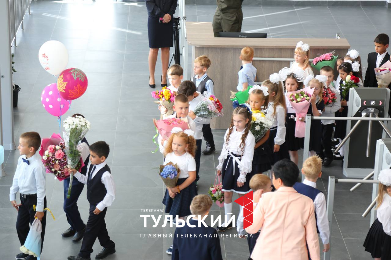 Вб дарит 15 тысяч школьникам. Лицей ритм казань. Вб дарит 15 тысяч школьникам. Ученики. Флипчарт для детей.