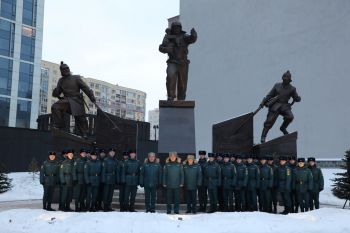 Личный состав института принял участие в торжественном мероприятии Главного управления МЧС России по Свердловской области 