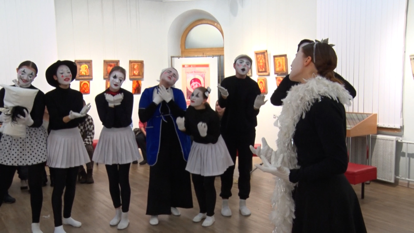 Чёрно-белой стала очередная «Ночь искусств» в Благовещенске - gtrkamur.ru