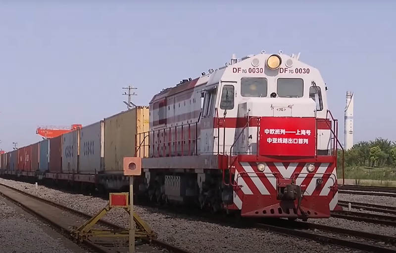 Первый контейнерный поезд из Шанхая в Среднюю Азию