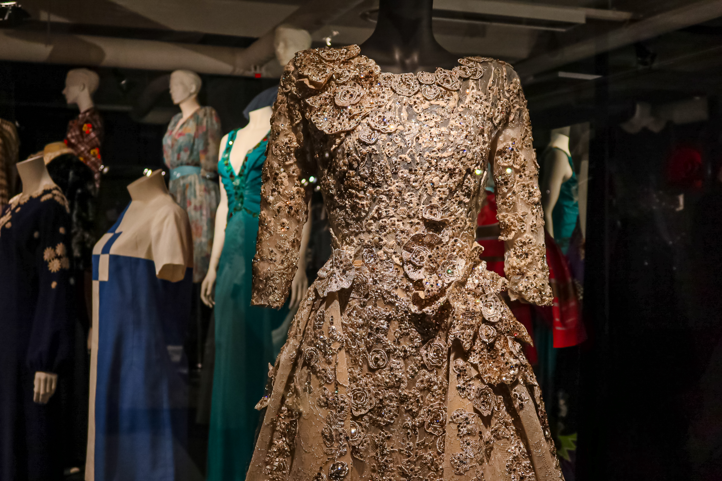 Эрмитаж показывает наследие петербургских модельеров от Меликовой до Бухинника2