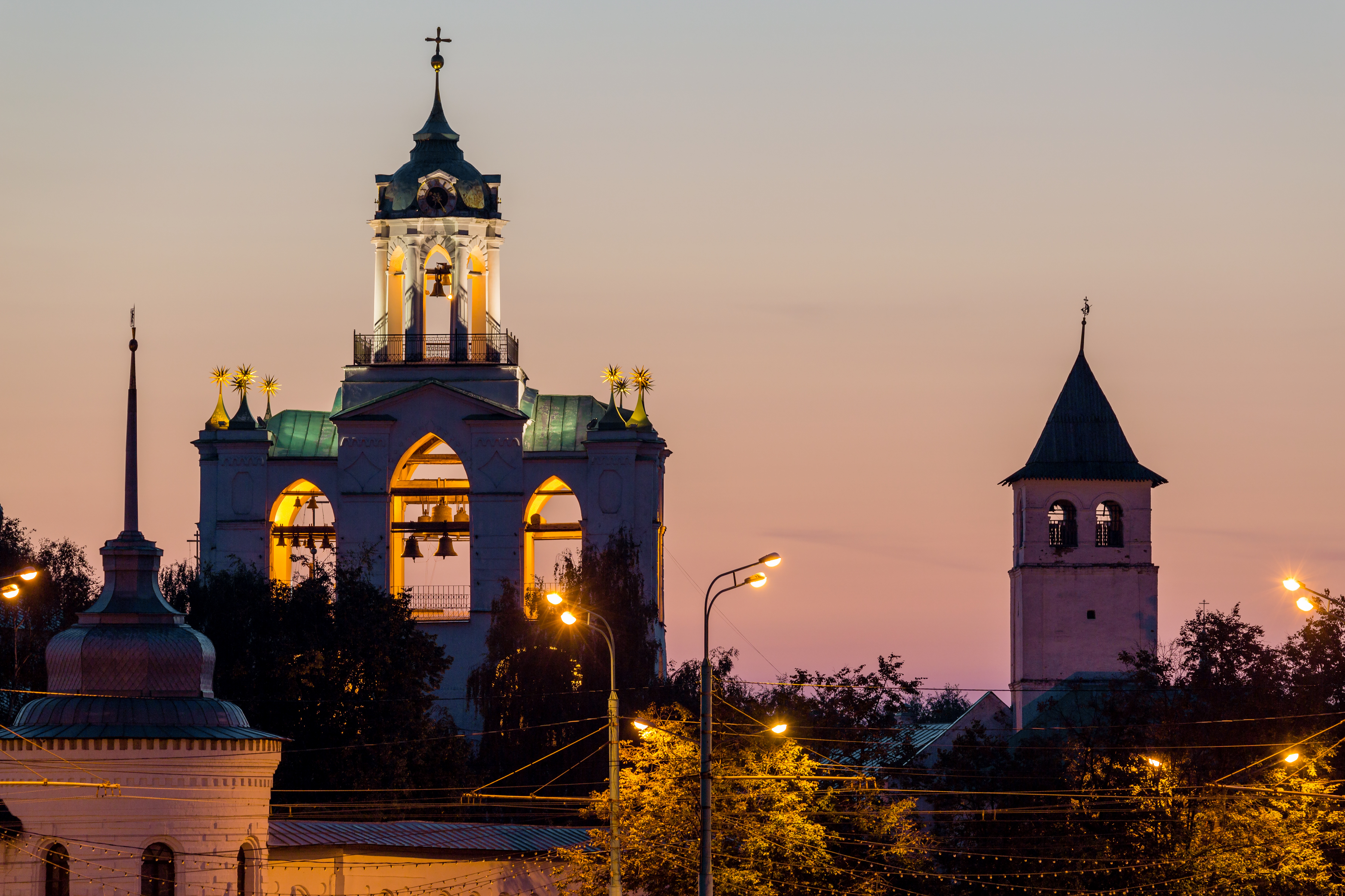 В ярославле проходит. Город Ярославль. Золотое кольцо России города 2022. Ярославская. Полумарафон золотое кольцо 2022 Ярославль.