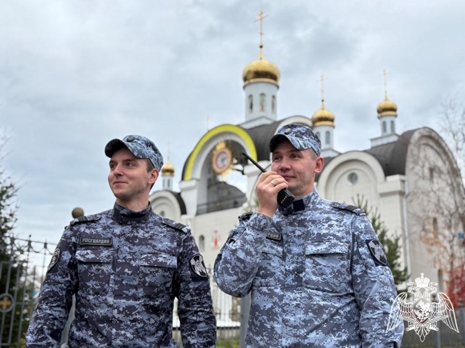 Сотрудники вневедомственной охраны Росгвардии отмечают профессиональный праздник