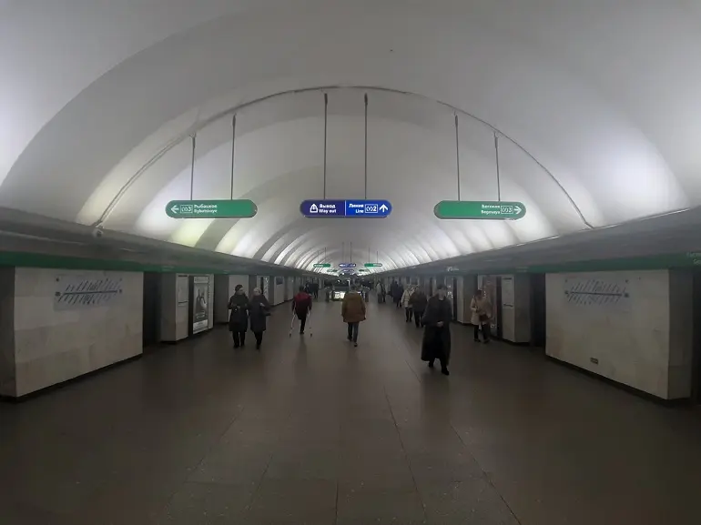 Санкт петербург метро гостиный двор фото