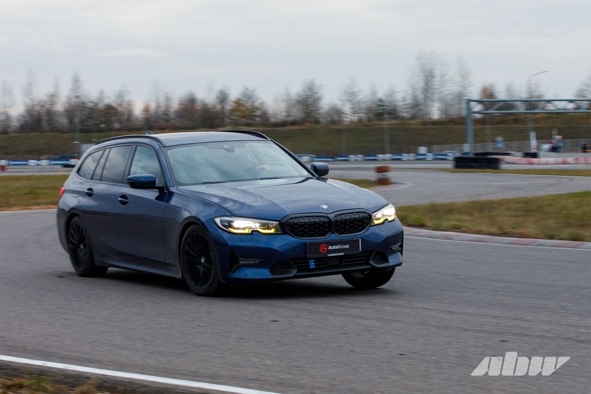 Кто на Boxster, кто на Corvette: смотрите, какие авто приехали на трек-день под Минском