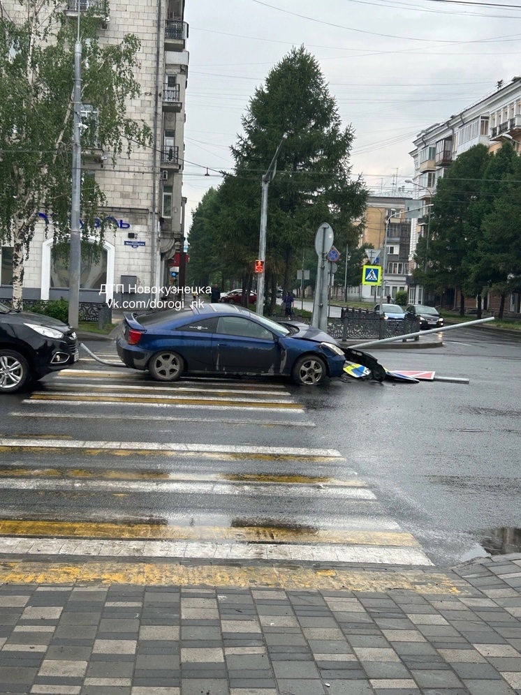 Сбила машина водитель скрылся