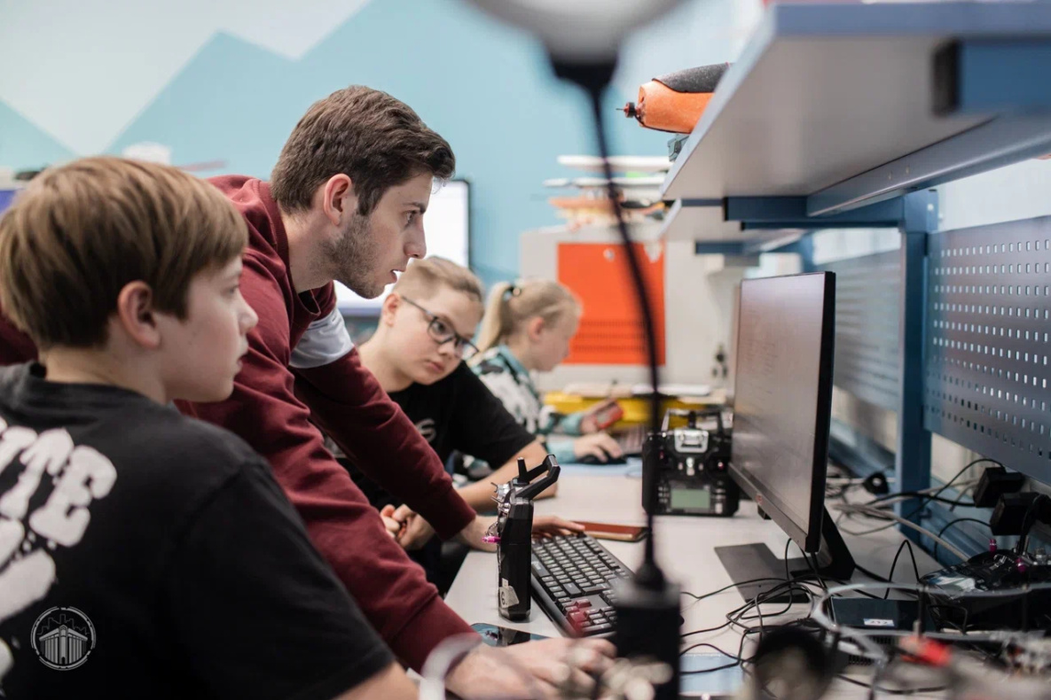 фестиваль цифрового искусства. конкурс кружков 2023. конкурс кружков 2023. конкурс кружков 2023. школа 4 губкинский.