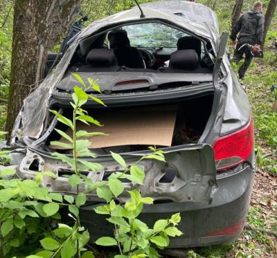 Один человек погиб и двое пострадали в результате опрокидывания машины в Аткарском районе