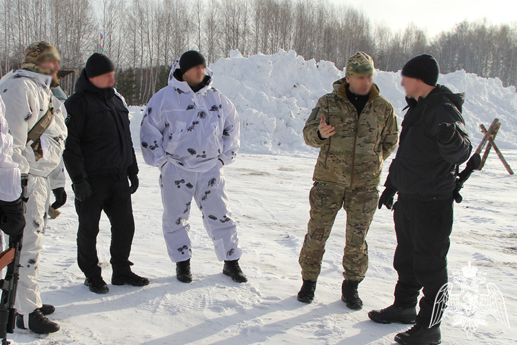  Бойцы тюменского ОМОН приняли участие в военно-исторической реконструкции «Операция «Январский гром»» (видео)