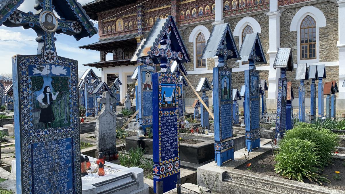 Веселое кладбище