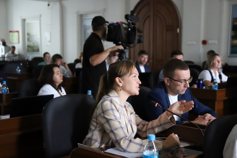 На заседании рассмотрели 16 вопросов
