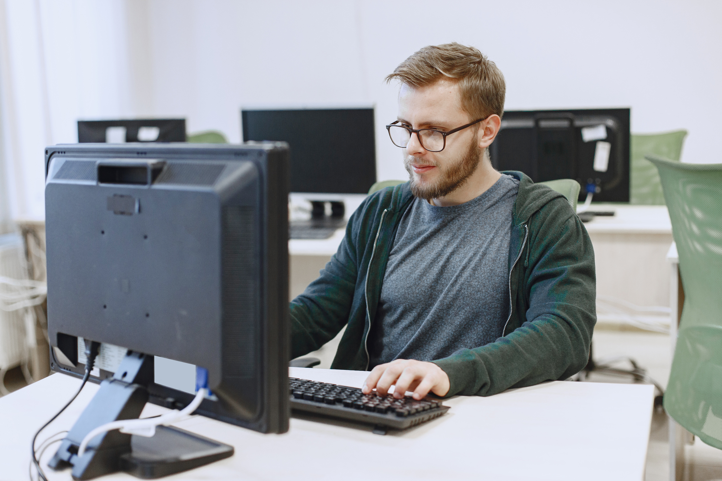 Computer scientist. It специалист. Профессия it специалист. It профессии верстальщик. Программист.