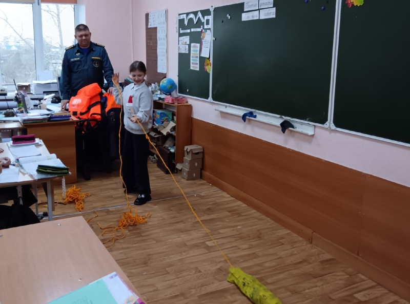 Школьникам Копейска рассказали об опасности тонкого льда