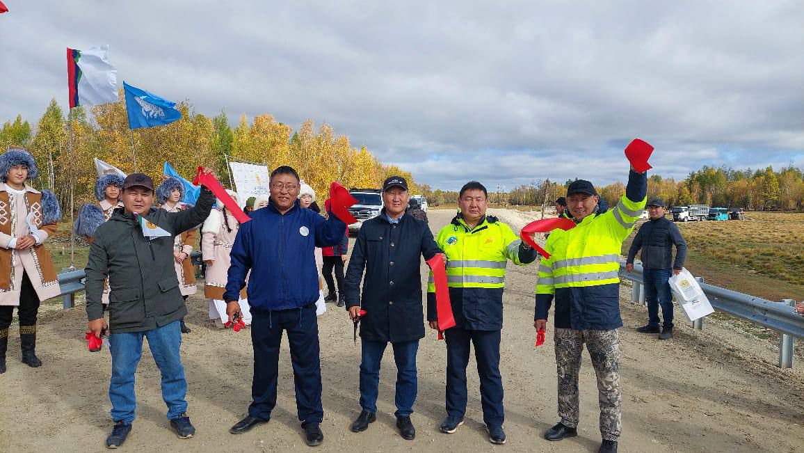 Новую автодорогу открыли для жителей труднодоступного Малтанинского наслега Горного района