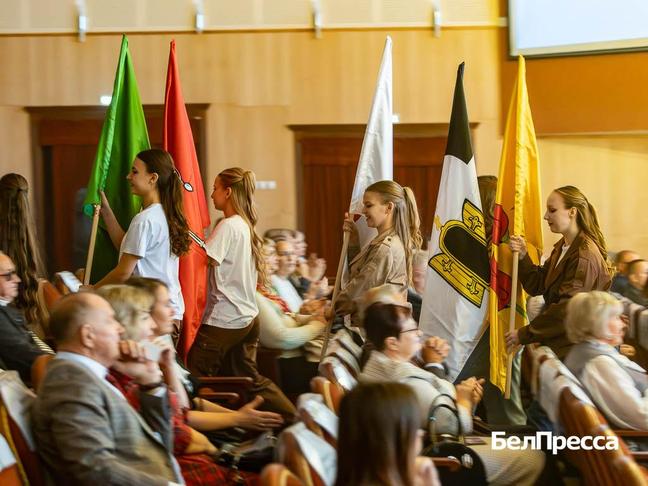 В Белгороде наградили работников системы среднего профессионального образования - Изображение 3