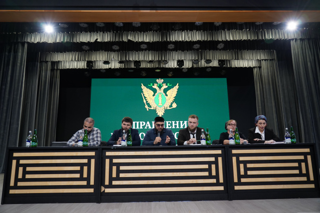 Сотрудники Управление Минюста России по Чеченской Республике провели встречу со студентами Чеченского государственного университета им. А.А. Кадырова.