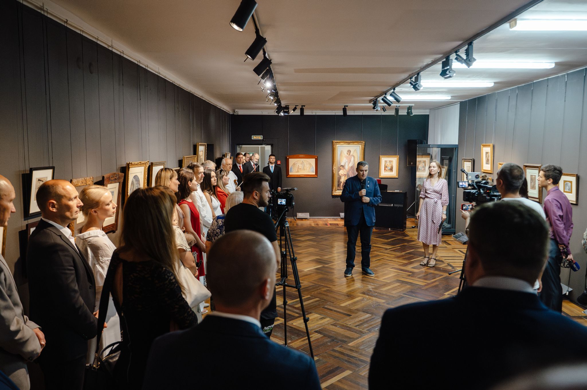 Выступление А. Хинштейна на открытии выставки