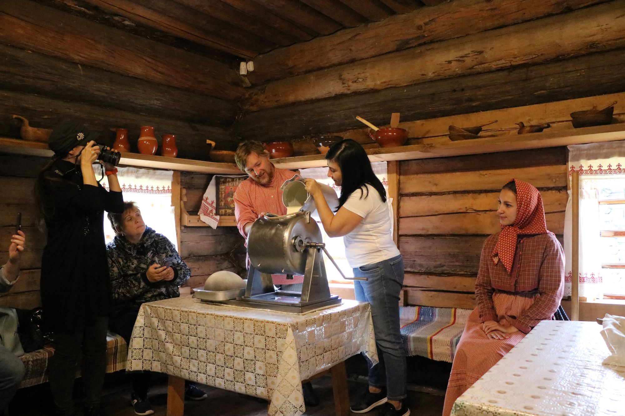 Этнографический музей семенково вологда. Кадников музей краеведческий. Краеведческий музей вологда. Вологда музей дом масла. Архитектурно-этнографический музей «семёнково».